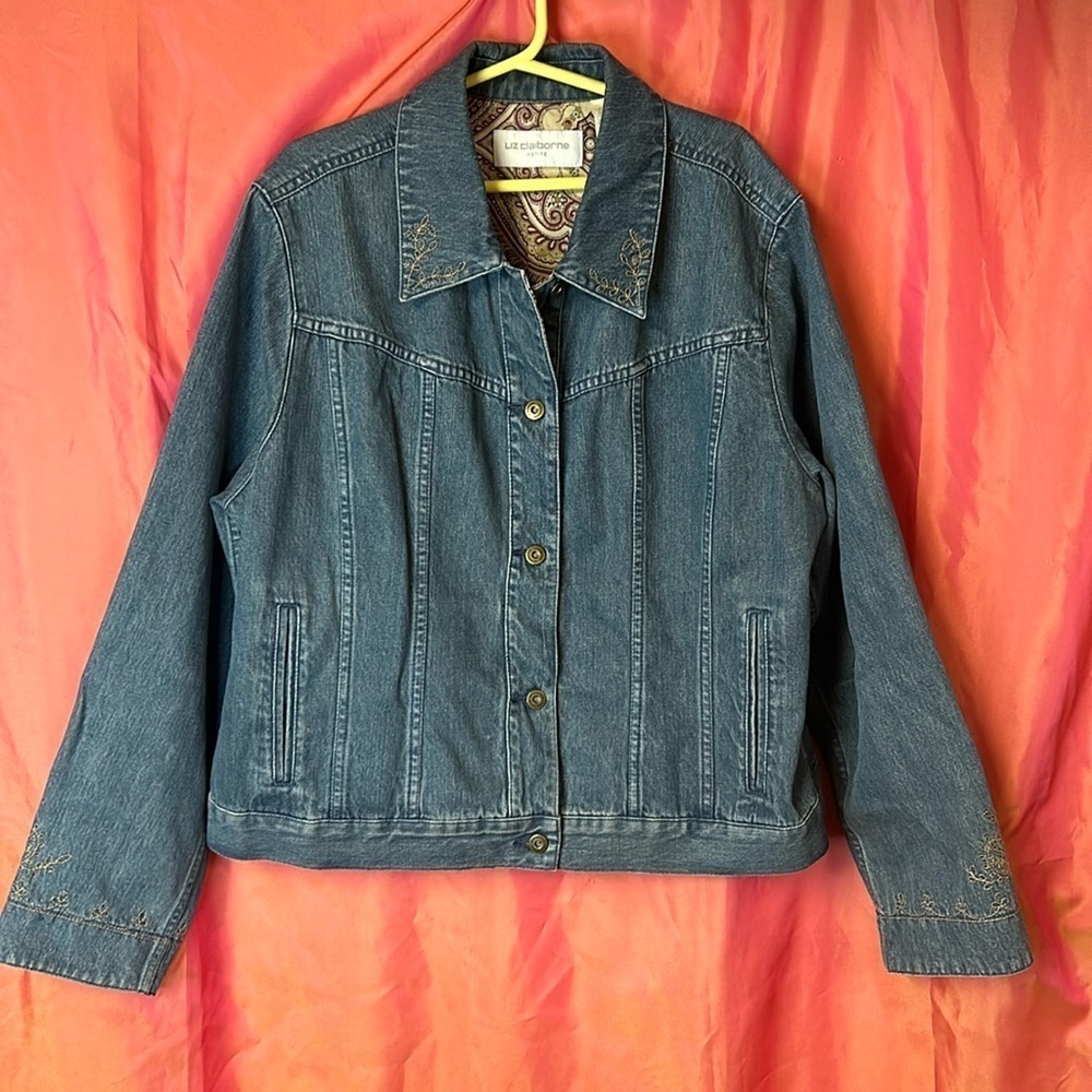 Liz Claiborne Vintage Women’s Denim Jacket Size LP Embroidered EUC